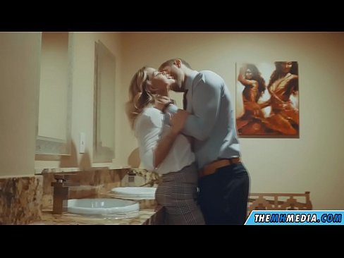 ❤️ Xa i-blonde ene-busty ikuhenda kwindlu yangasese yoluntu Amanyala aphezulu kwi-xh.xxxner.ru ❌️❤